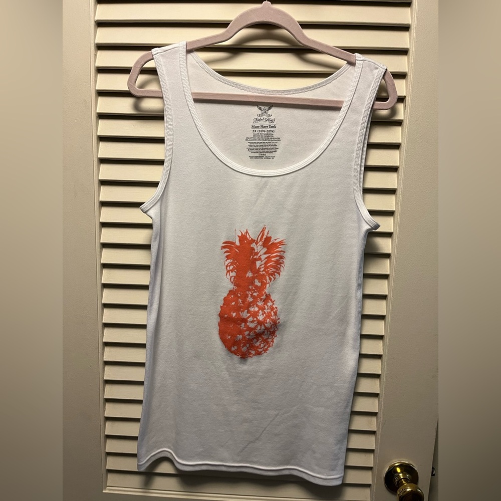 WOMEN’s FADED GLORY 2X white tank top with pineapple design.